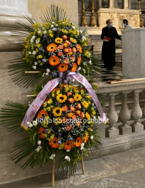 Corona funebre bianca e rossa. - Fiori De Berto - Consegna Fiori a Trieste