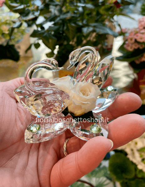 Rose stabilizzate su coppia di cigni in cristallo